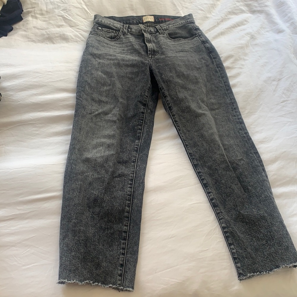 High waisted grey Alice and olivia jeans, barely worn!